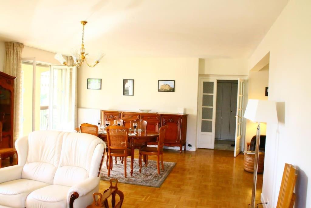 Large 2 Bed-Balcony-7 Mins Walk To Historic Centre Apartman Sarlat-la-Canéda Kültér fotó